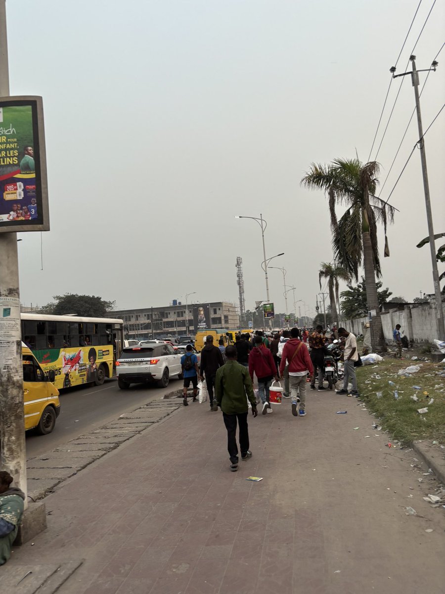 ChristianBOKO01's tweet photo. J’ai marché de Mandela à l’UPC. 

Pas de transport 💔 https://t.co/XSm0wlSOWo