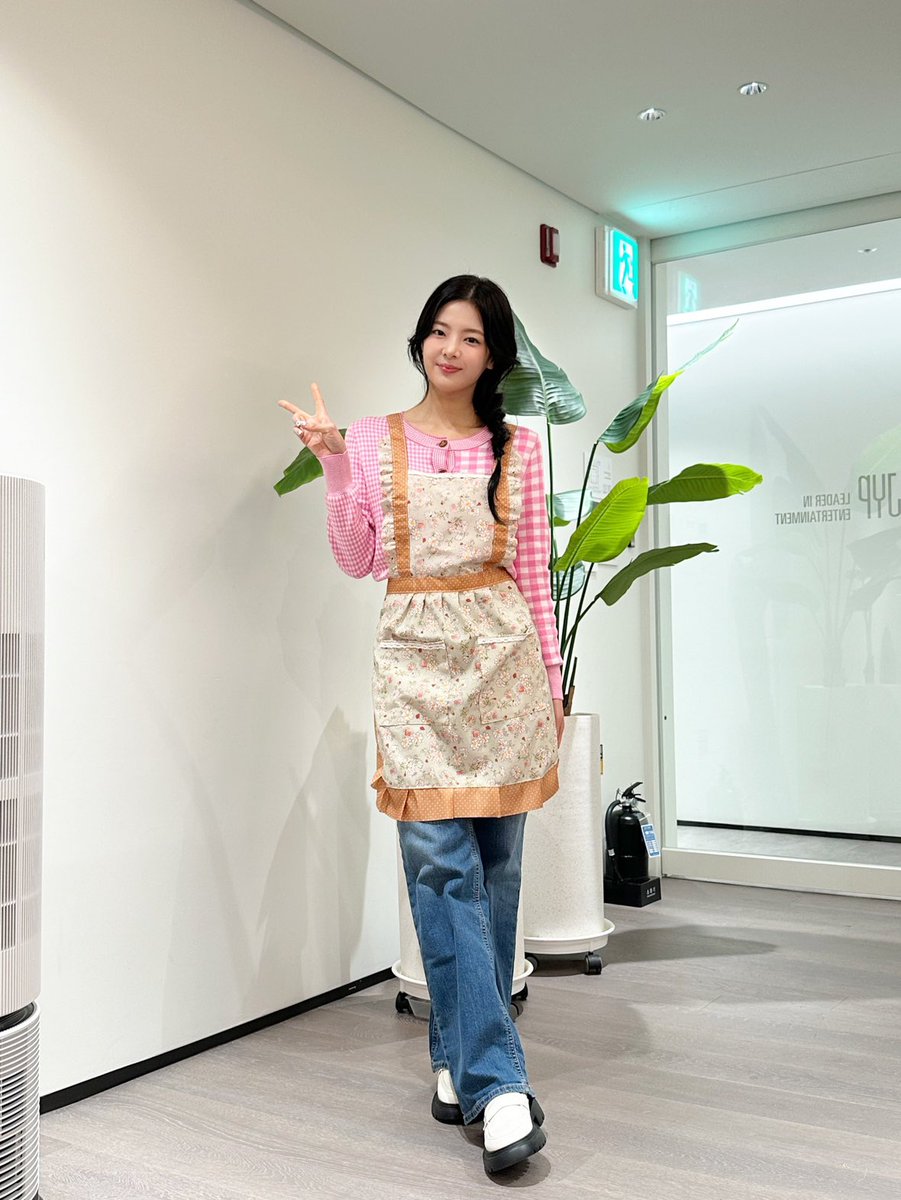 ITZY (@itzyofficial) on Twitter photo 여름을 시원하게 말아줄 화채 타임🍉
youtube.com/shorts/OPX_0xn…
#ITZY #MIDZY <a href="/ITZYofficial/">ITZY</a>
#LIA #리아 #NickDiGiovanni 
<a href="/NickDiGiovanni/">Nick DiGiovanni</a> 여름을 시원하게 말아줄 화채 타임🍉
youtube.com/shorts/OPX_0xn…
#ITZY #MIDZY <a href="/ITZYofficial/">ITZY</a>
#LIA #리아 #NickDiGiovanni 
<a href="/NickDiGiovanni/">Nick DiGiovanni</a>