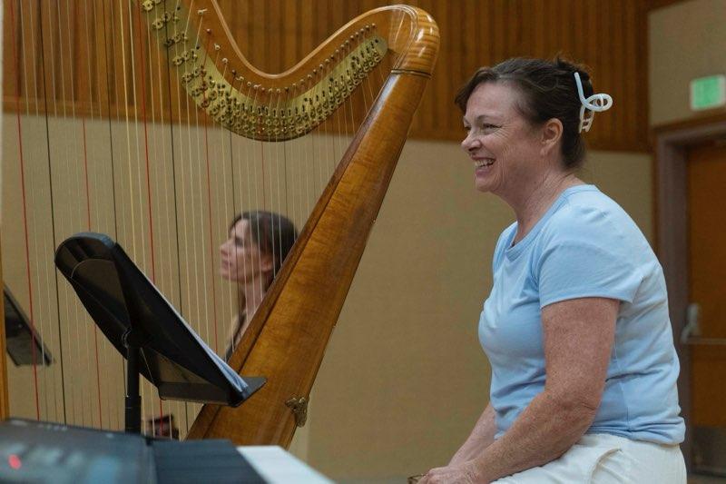 ClarityUniverse's tweet image. From neighbors to fellow musicians, hometown orchestra strikes the right notes

(CLAIR | Simi Valley, CA) Culture is alive here. The Simi Valley Symphony Orchestra is now more than a dream — it’s a living, breathing part of the city’s heartbeat.

The orchestra makes its official…