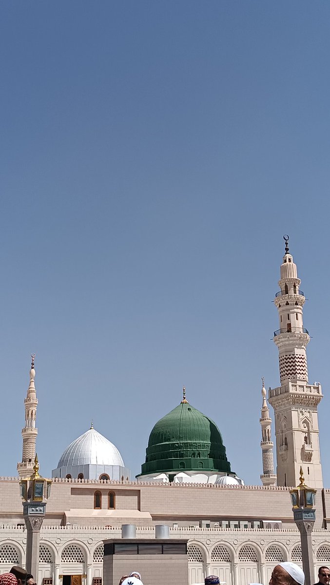 "Umarım her bir adın başka şefaat eyleye
Ahmed ü Mahmud Ebu’l Kasım Muhammed Mustafa"

#NaatlarlaEfendimiz