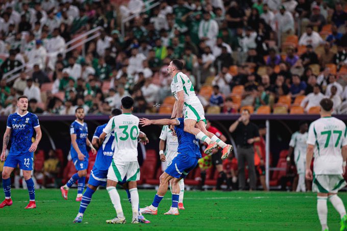 الناس مستغربين من ميتروفيتش لانه بيطلع من الدوري  

آخر شي شافه قبل مايكره دورينا