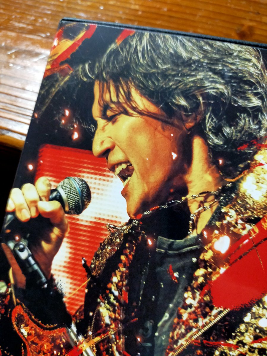 こんばんは〜！先日届きました。今回は引き出しに入れて、数日温めてから今夜初鑑賞しておりました〜「良かったぁ〜しあわせ〜」と思いました。「わが魂の羅針」力強い良い歌〜お気に入りの一曲でした。
#ライブ　#感想　#BR 　#楽しみ