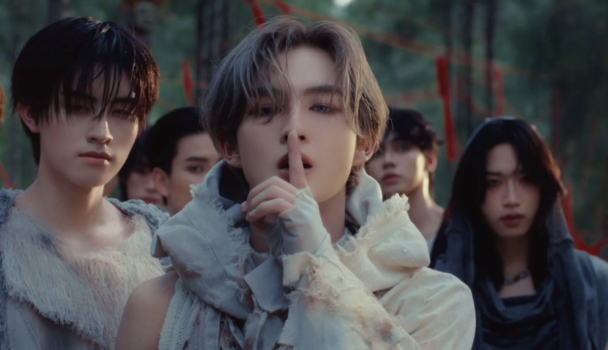 𝐛𝐨𝐫𝐣𝐨𝐫♡ — (𝘴𝘭𝘰𝘸) tweet media