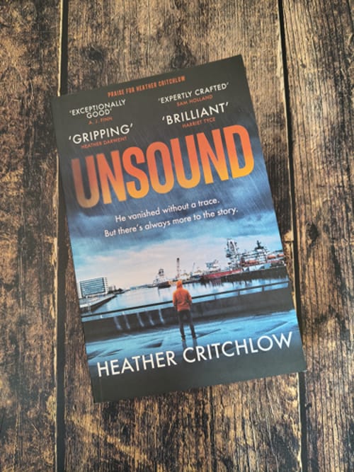 ShortBookScribe's tweet photo. ICYMI - catch up with my thoughts about Unsound by Heather Critchlow
A dark, tense and devastatingly moving story. I really love this series.
@h_critchlow
@CaneloCrime
#Unsound
https://t.co/sd69jMqqVX https://t.co/euLBrndA8s