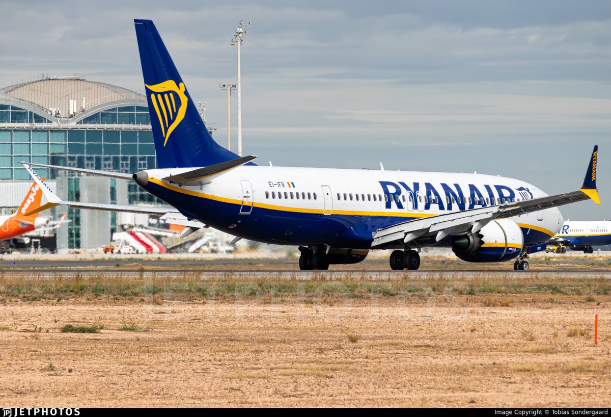 Aeropuerto Alicante-Elche Miguel Hernández (@alc_airport) on Twitter photo 🥲 El conflicto entre <a href="/Ryanair/">Ryanair</a> y <a href="/aena/">Aena</a> "se lleva por delante" dos rutas nacionales en el aeropuerto de Alicante-Elche: canceladas Santiago de Compostela y Tenerife Norte
ℹ️ Todos los datos 👉🏼 aeropuerto-alicante-elche.es/2025/09/ryanai… 🥲 El conflicto entre <a href="/Ryanair/">Ryanair</a> y <a href="/aena/">Aena</a> "se lleva por delante" dos rutas nacionales en el aeropuerto de Alicante-Elche: canceladas Santiago de Compostela y Tenerife Norte
ℹ️ Todos los datos 👉🏼 aeropuerto-alicante-elche.es/2025/09/ryanai…