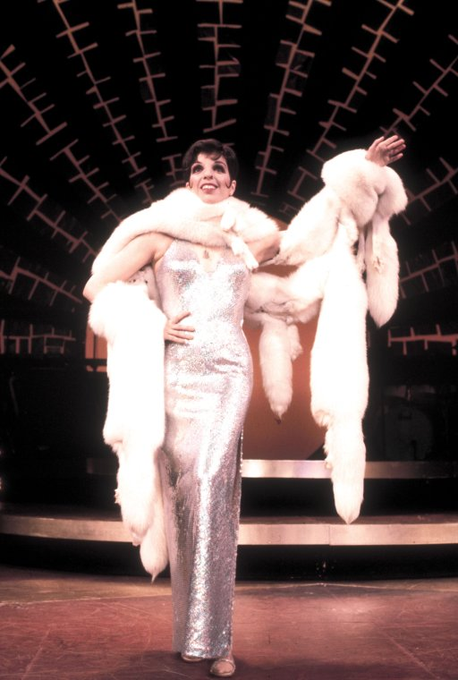 iShowTunes's tweet photo. #LizaMinnelli, #TheAct on #Broadway, 1977.
#KANDERandEBB @TheTonyAwards https://t.co/J3hNpubCHk