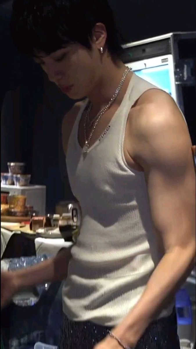 arven_army's tweet image. JIN JIN JIN 🌟
WE LOVE YOU JIN
RUN WITH JIN FOREVER
THANK YOU RUNSEOKJINepTOUR
#행복했다_런석진투어_수고했어_김석진
#김석진의_도전은_계속됩니다
#RUNSEOKJIN_epTOUR