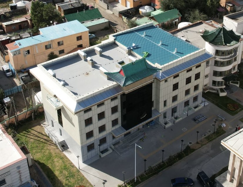 Гандан ийм болжээ.
1.
Зүүн урд булангаар 2 машин зөрөхөд нэн хүндрэлтэй байсан, тэр хэсэгт газрыг нь чөлөөлсөн байна. 
2.
Жанрайсиг дацангийн талбай ийм болжээ.
3.Шашны сургалттай 112-р ЕБДС ийм шинэ хичээлийн байртай болж. 
4.
Хийдийн зогсоол төлбөртэй болжээ. 2 цаг үнэгүй.