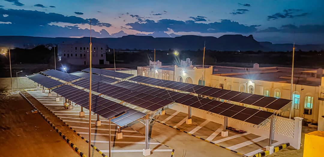 يتمتع مستشفى شبام بكهرباء مستقرة الآن. بتمويل من <a href="/AlbankAldawli/">البنك الدولي</a> وتنفيذ مكتب الأمم المتحدة لخدمات المشاريع، أصبحت #الرعاية_الصحية للمرضى أفضل والأجهزة الطبية تعمل بكفاءة واللقاحات تُحفظ بأمان.

للمزيد: المشروع الطارئ لتوفير الكهرباء في #اليمن
unops.org/news-and-stori…