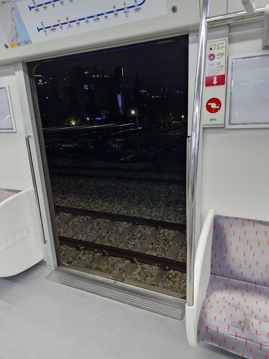 cesium_02's tweet photo. 뭐고 ㅅㅂ https://t.co/kfbCG3kbFW