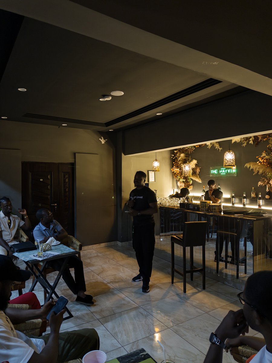 oniicode's tweet image. Spoke at the All Things AI Meet-Up by DesignPxD 🎉

Shared on AI Voice Agents + demoed one live:
🎙️ Spoke in a Nigerian accent
📞 Called &amp;amp; delivered an appointment reminder
👥 Adapted when recipient wasn’t around &amp;amp; replayed it to a friend

AI voice is evolving fast — surreal to…