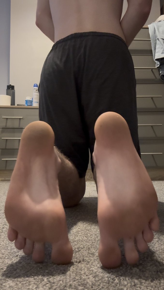 SamDrains's tweet photo. Need a pathetic slave to lick these clean

#paypig #slave #feetworshi̇p #pay https://t.co/j7FuU8EHQ0