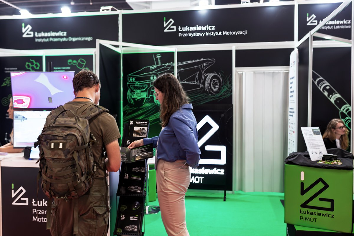 𝗦𝗽𝗿𝗮𝘄𝗱𝘇́ 𝗻𝗮𝘀𝘇𝗲 𝗿𝗼𝘇𝘄𝗶𝗮̨𝘇𝗮𝗻𝗶𝗮 𝗻𝗮 𝗠𝗦𝗣𝗢 𝟮𝟬𝟮𝟱
Na stoisku A-16 w hali 4 prezentujemy:
✅ System autonomii do pojazdów i platform bezzałogowych
✅ Symulator do testowania oprogramowania pojazdów bezzałogowych

Spotkajmy się, porozmawiajmy – nasi eksperci