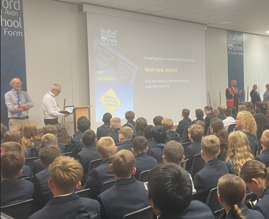 StraUponAvonSch's tweet image. Welcome to your first day of secondary school Y7, we are delighted to have you as part of the #SuASCommunity Work hard &amp;amp; be kind, seize all the opportunities that you&apos;ll find lie ahead of you here &amp;amp; remember, the more you put in, the more you&apos;ll get out #FirstDaySecondarySchool