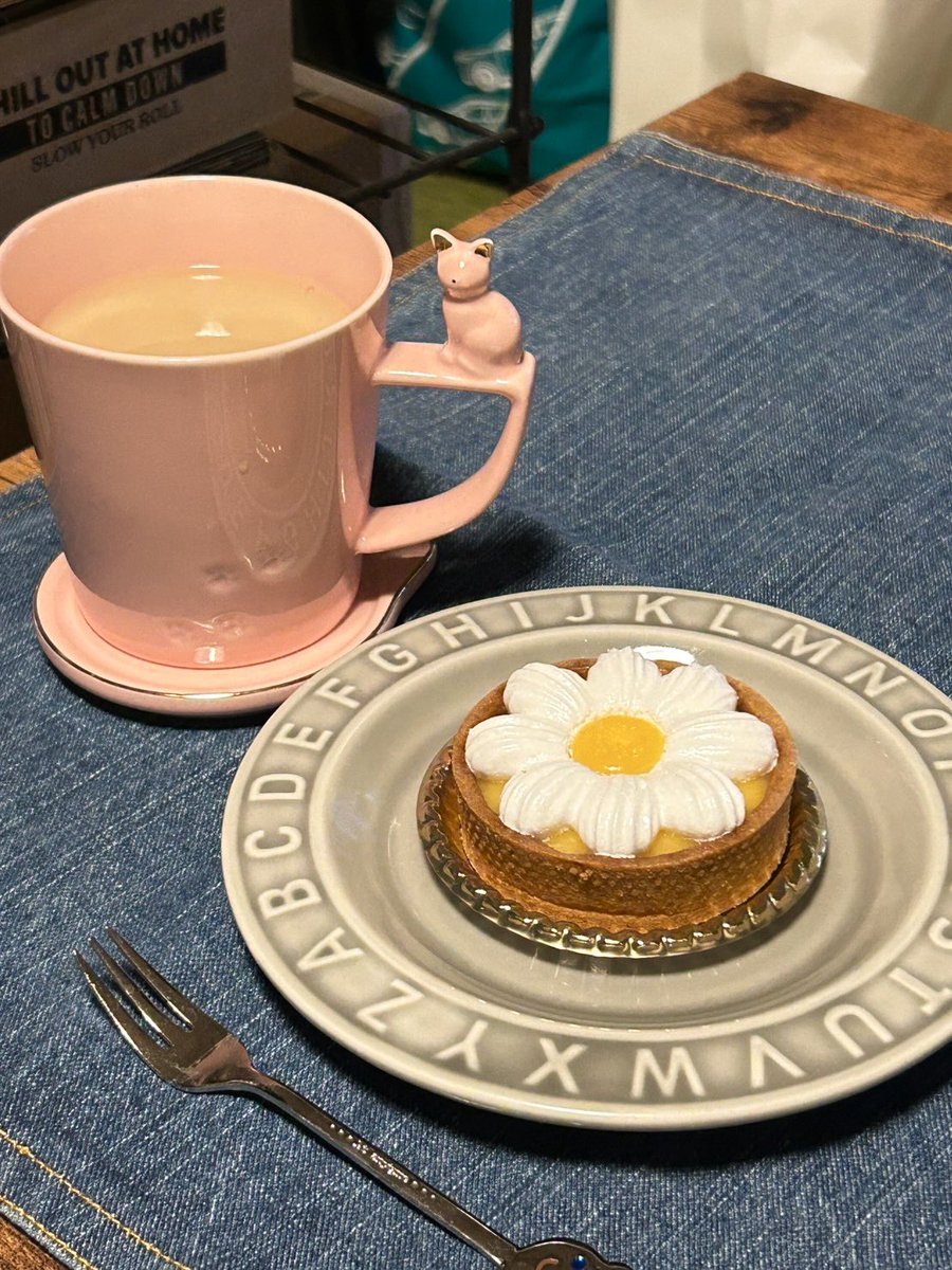 11ham27's tweet photo. 職場まで迎えに来てくれて
その手にはお花のかわいいケーキ🍰

その翌日は仕事帰りにアイスを買って帰ってきてくれる🍨

控えめに言っても優しすぎる♡ https://t.co/lzb92ZXz75