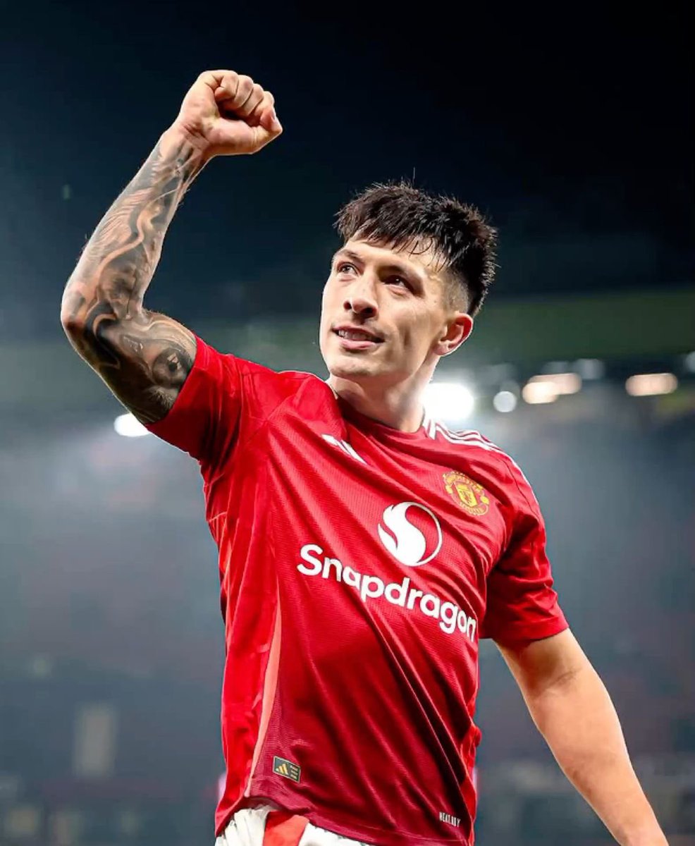 A fit Lisandro Martinez starts for every team in the world, we are blessed man