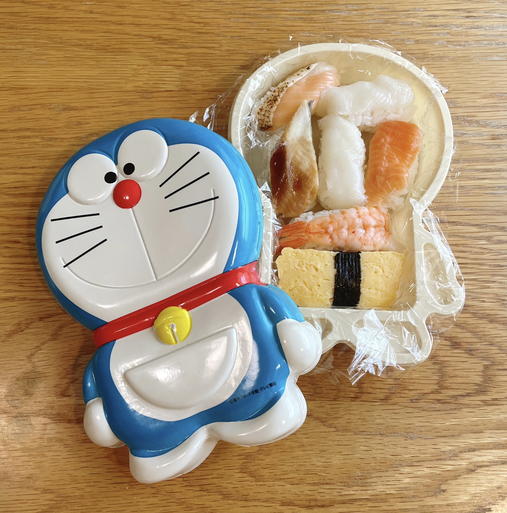 お寿司。@プロフィール必読ページ ます寿司屋ヒロ助】選べる「文字・イラスト」トロ特上ます寿司と