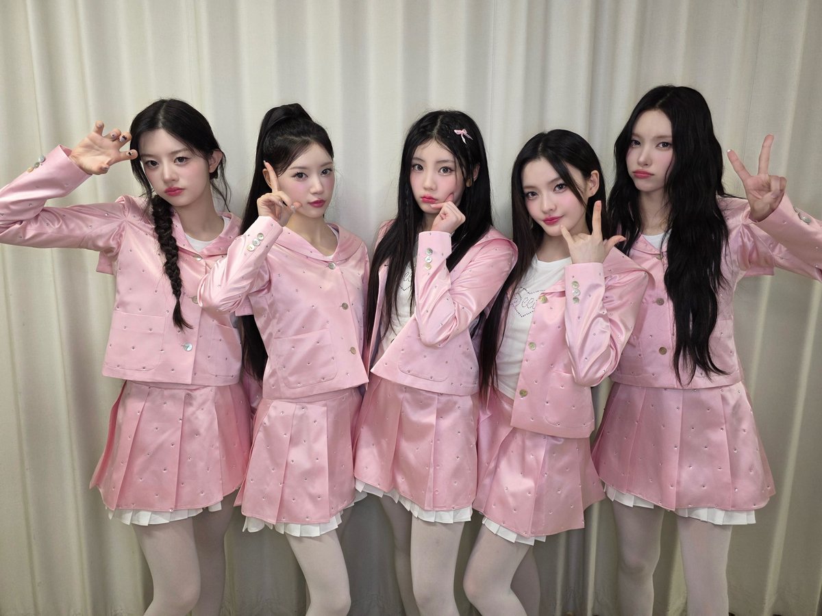 [#デイリーIT]
250903『GLITTER DAY』in OSAKA

日本デビュー曲「時よ止まれ」のサプライズ披露はいかがでしたか🤭💎
GLLITのみなさんと一緒に盛り上がれてうれしいです💗

#ILLIT #아일릿
#GLITTERDAY_JAPAN
#時よ止まれ #Toki_Yo_Tomare