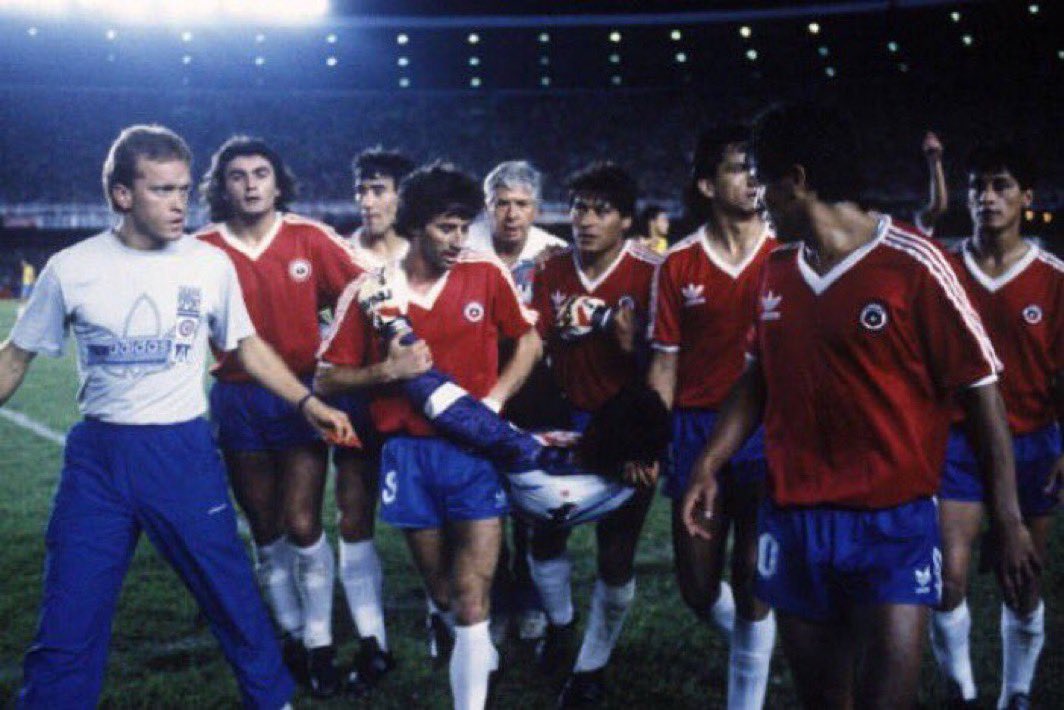 Seleção chilena deixando o gramado - Foto: Reprodução 