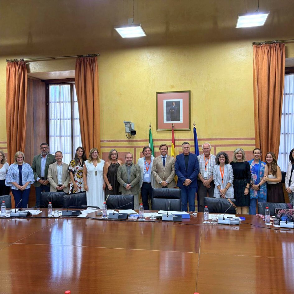 Ecovalia's tweet photo. Esta mañana, Ecovalia ha comparecido en la Comisión de Agricultura del Parlamento andaluz para defender y respaldar la Ley de Impulso y Promoción de la Producción Ecológica. Un paso firme hacia el fortalecimiento del sector ecológico en Andalucía. 🌱💚 https://t.co/kAutwukvYb