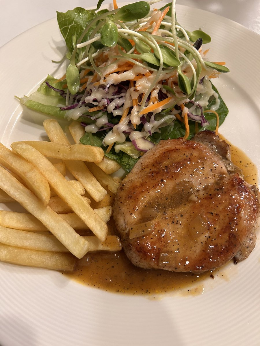 mydarkworld999's tweet image. 😌🥰🥗🥩🍽️ #dinnertime