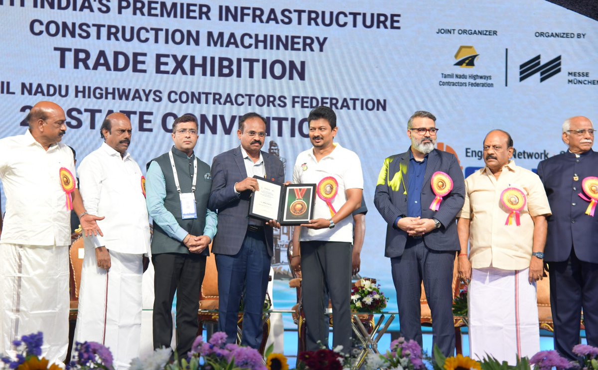🏆 Honoured moment for <a href="/IndianOilcl/">Indian Oil Corp Ltd</a>. Felicitated at Conex South 2025 by Hon’ble Dy CM of Tamil Nadu, Thiru Udhayanidhi Stalin, in the presence of Hon'ble Ministers Thiru A.V. Velu &amp; Thiru T.M. Anbarasan, for our exemplary contribution to road infra in Tamil Nadu. #EnergyOfIndia