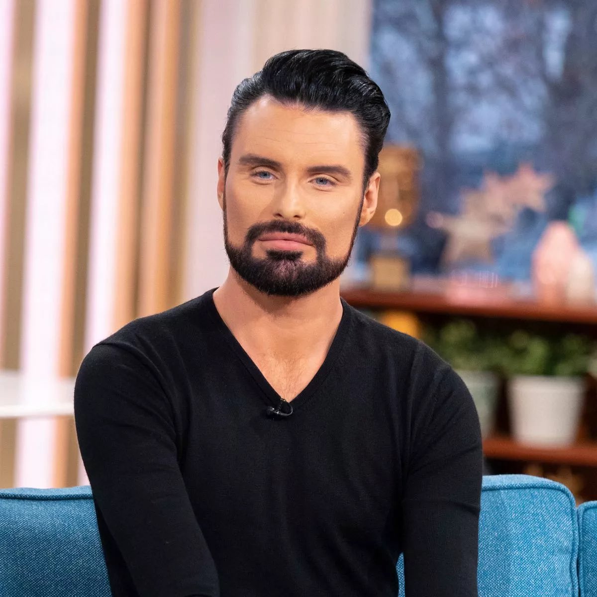 Lee Patriot Hood tweet media