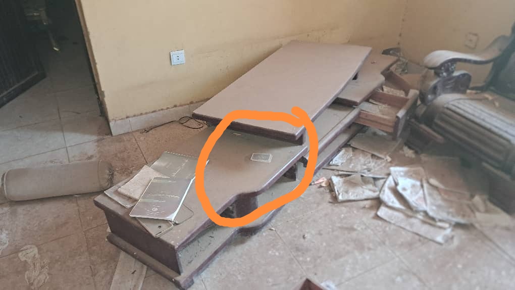 الكشتينة دي لعبنا بيها اخر قيم ويست في بيتنا وانا الختيتها هنا
وبعد سنتين وشوية لسه موجودة حرفيا في نفس المكان الانا ختيتها فيهو
And i just wanted a reason to share that