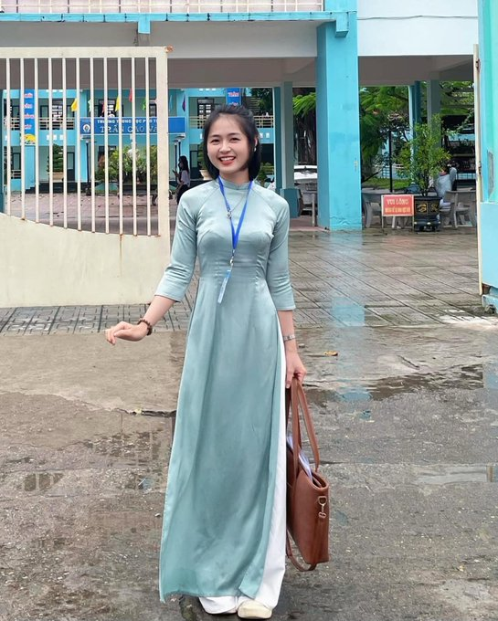 HaTTHYu's tweet photo. đi dạy đầu toàn nghĩ đến dit nhau 
có khi nào mình rủ học sinh vào wc trường đit nhanh cái cho đỡ thèm k nhỉ https://t.co/Dx44AnFVXK