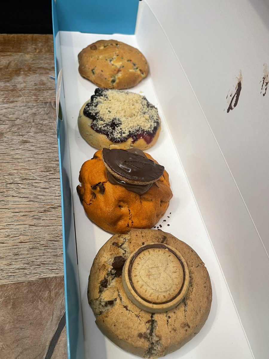 cookie box: birthday cake, blueberry crumble, jaffa cake &amp; choc biscuit 🍪🍊