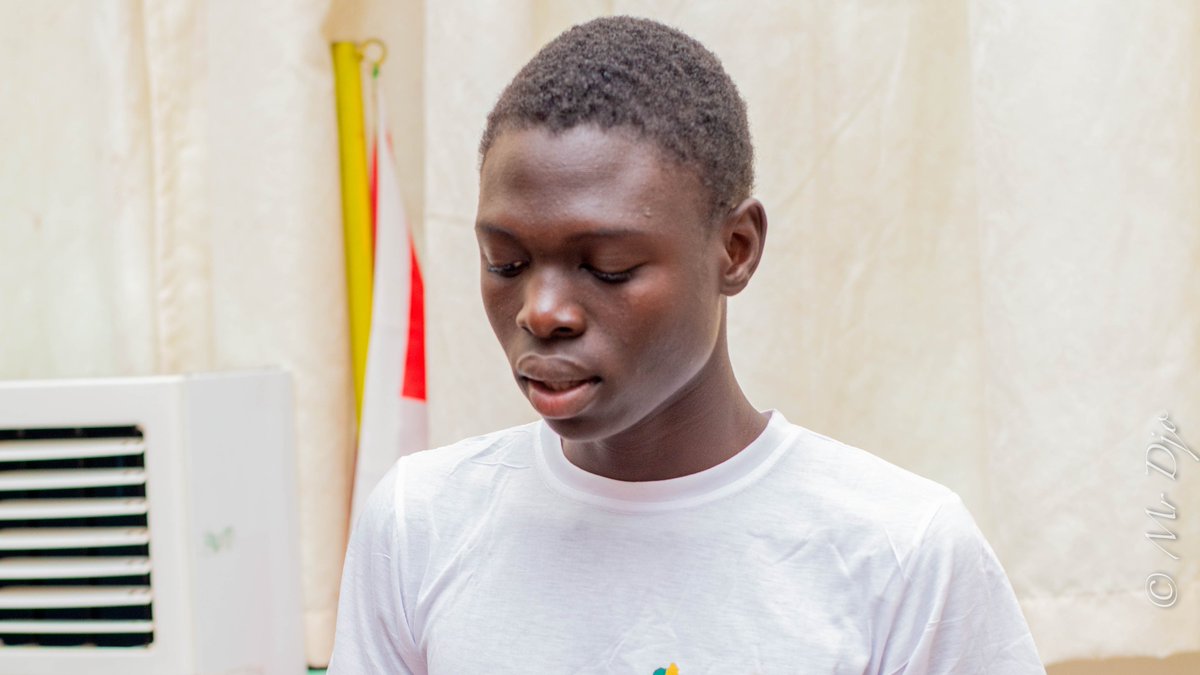 Atelier #Saïkoslam à la #LCOY20Benin: Quand les mots rencontrent le climat.
Cet atelier a permis aux jeunes de transformer leurs émotions face à l’#écoanxiété en textes et en performances oratoires. L’art devient thérapie et résistance. Merci Gloria Sounou

#LCOYBenin #RecapJour3