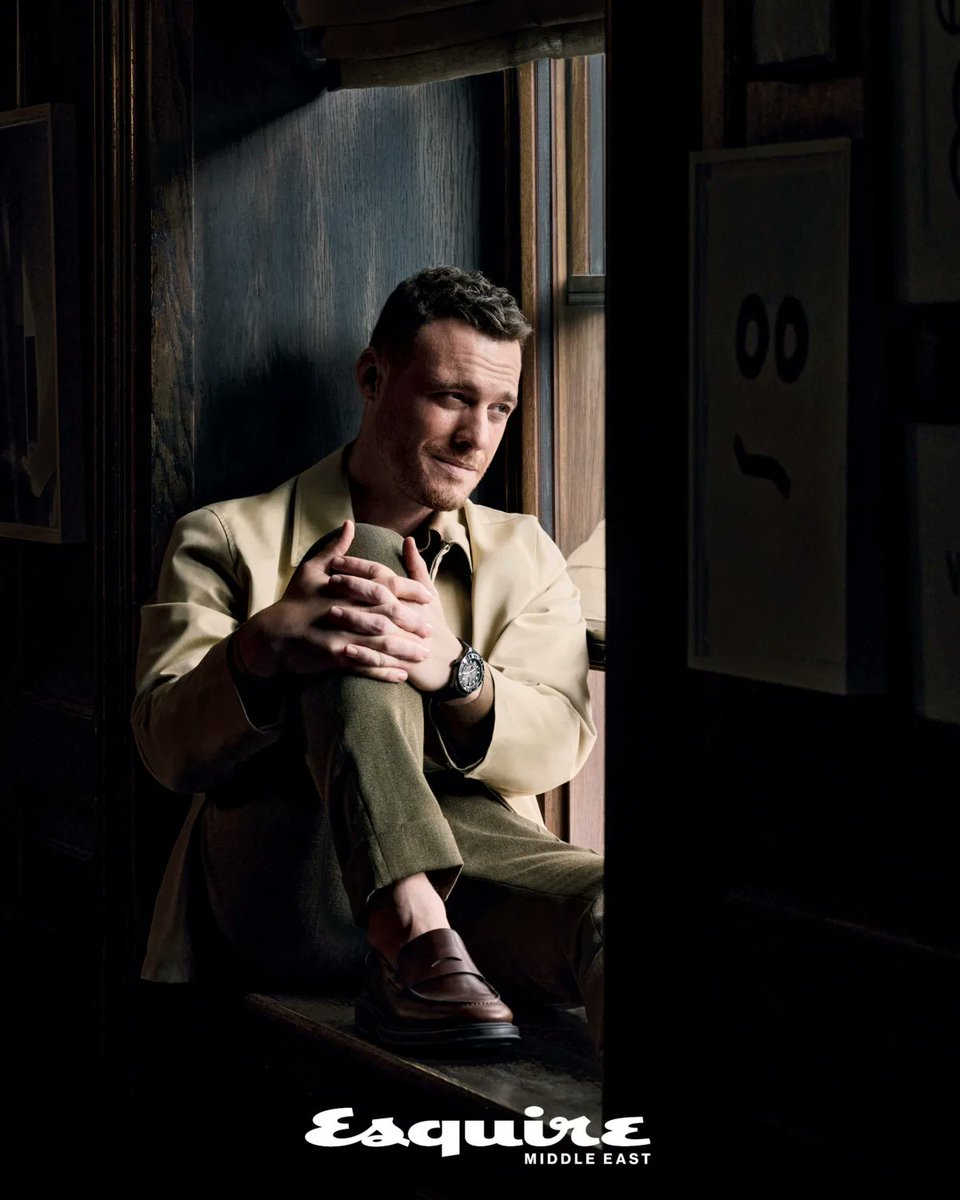 Louribursin's tweet photo. "His seductive charisma commands attention. Unpretentious simplicity. Effortlessly elegant"🤌🏼✨🧿
#KeremBürsin
#KeremBürsinXMontblanc
#KeremBürsinXEsquire https://t.co/tQPoqO0xD0