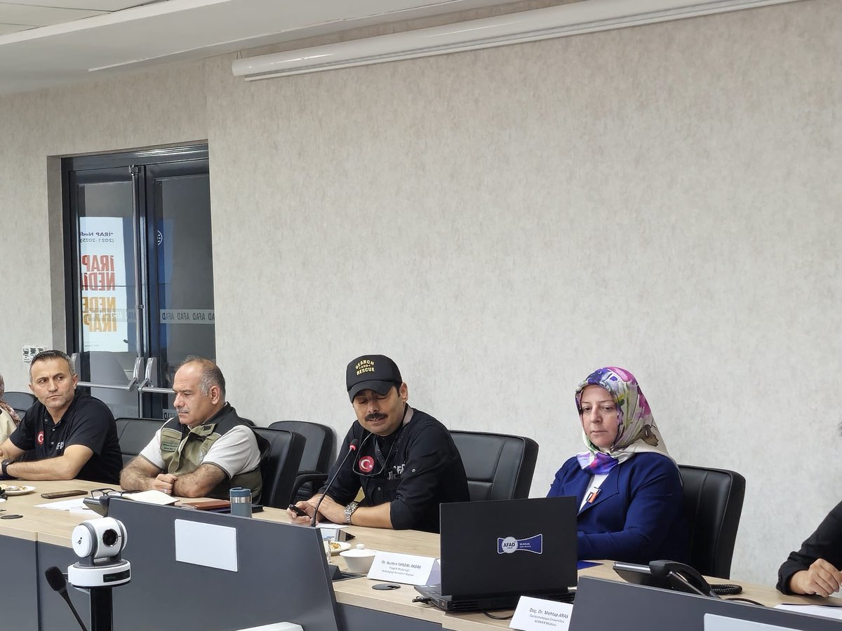 AFAD_Tokat's tweet photo. Tokat İl Afet Risk Azaltma Planı (İRAP) İzleme ve Değerlendirme Komisyonu Vali Yardımcımız Sayın Kaya ÇELİK Başkanlığında toplanarak değerlendirmelerde bulunmuş ve  risk azaltma faaliyetlerine hız kazandırmak, planın etkin yürütülmesini sağlamak amacı ile kararlar almıştır. https://t.co/6LGtPk23ur