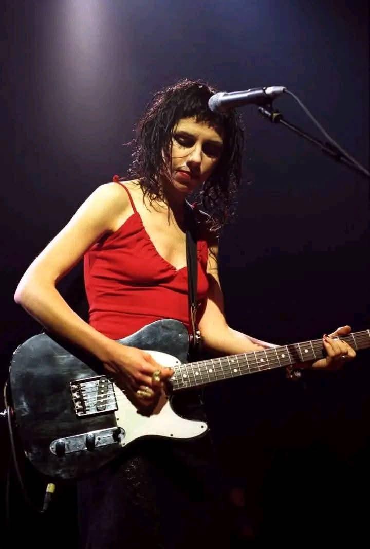 PJ Harvey 1998 📸 Simon Meaker