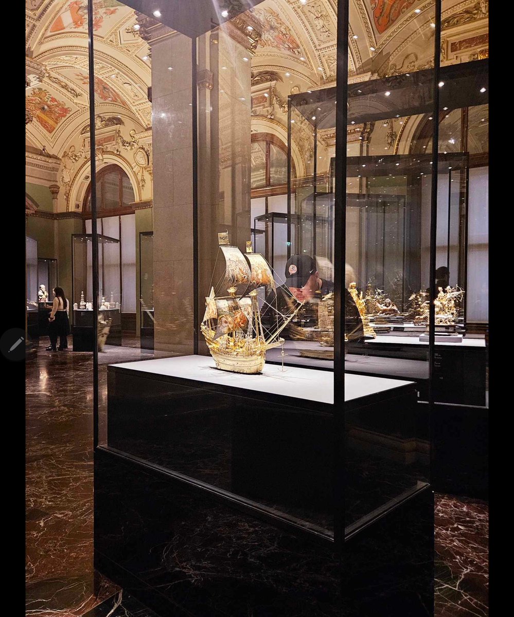 Эр хүн халагдаж, хаягдаж, өрөнд
орсон ч ганц хэлдэг зүйл нь…?

Би болгоноо л гэдэг дээ ... 💪