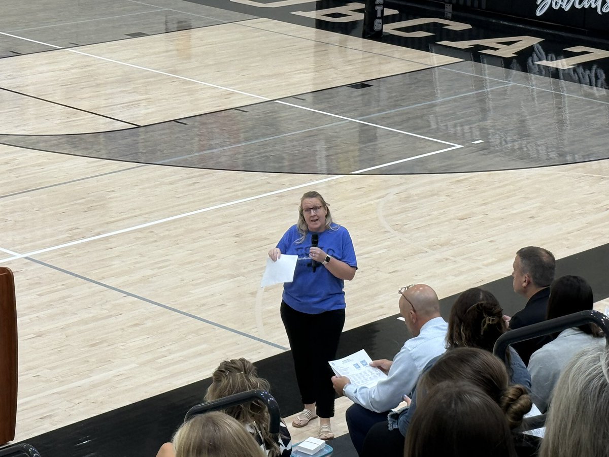 bmaschman's tweet photo. A great day at @esu6pd Blue River Cohort with @drrobbell and a message about mental toughness. @ESU6_NE https://t.co/3CEFUqZGuU