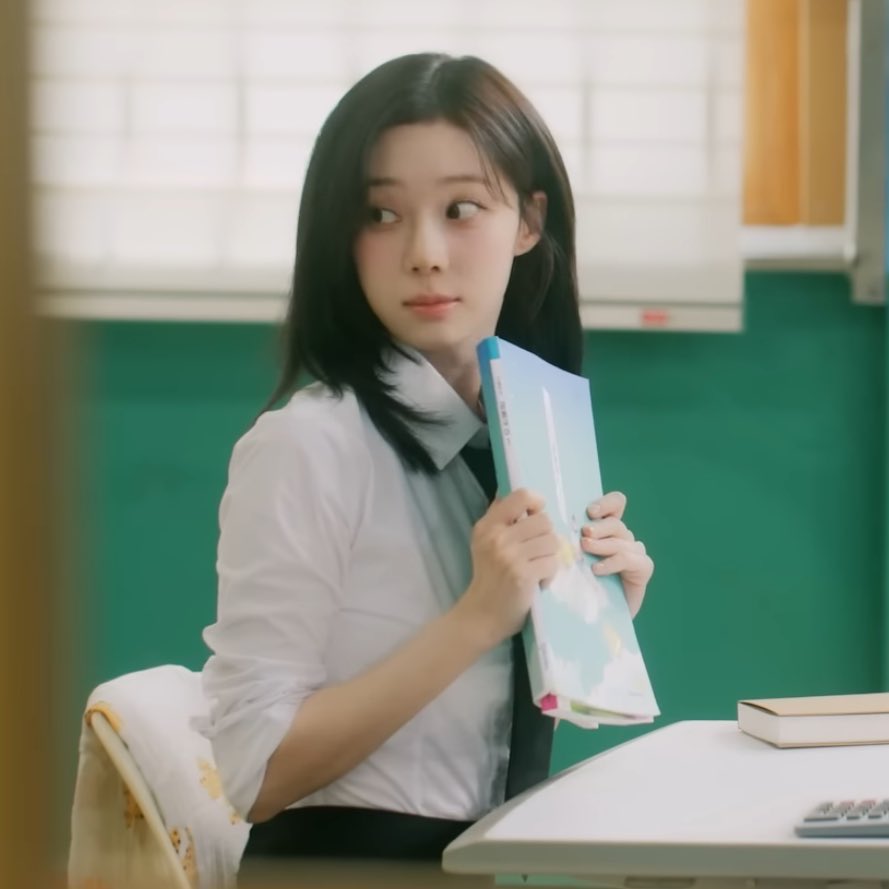 나한테이러지마라
너네 교복입으면 뭐 어쩔건데.....