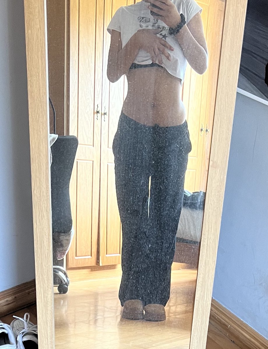 tw bodycheck // excuse the dirty mirror but if anyone sees this what bmi do i look?