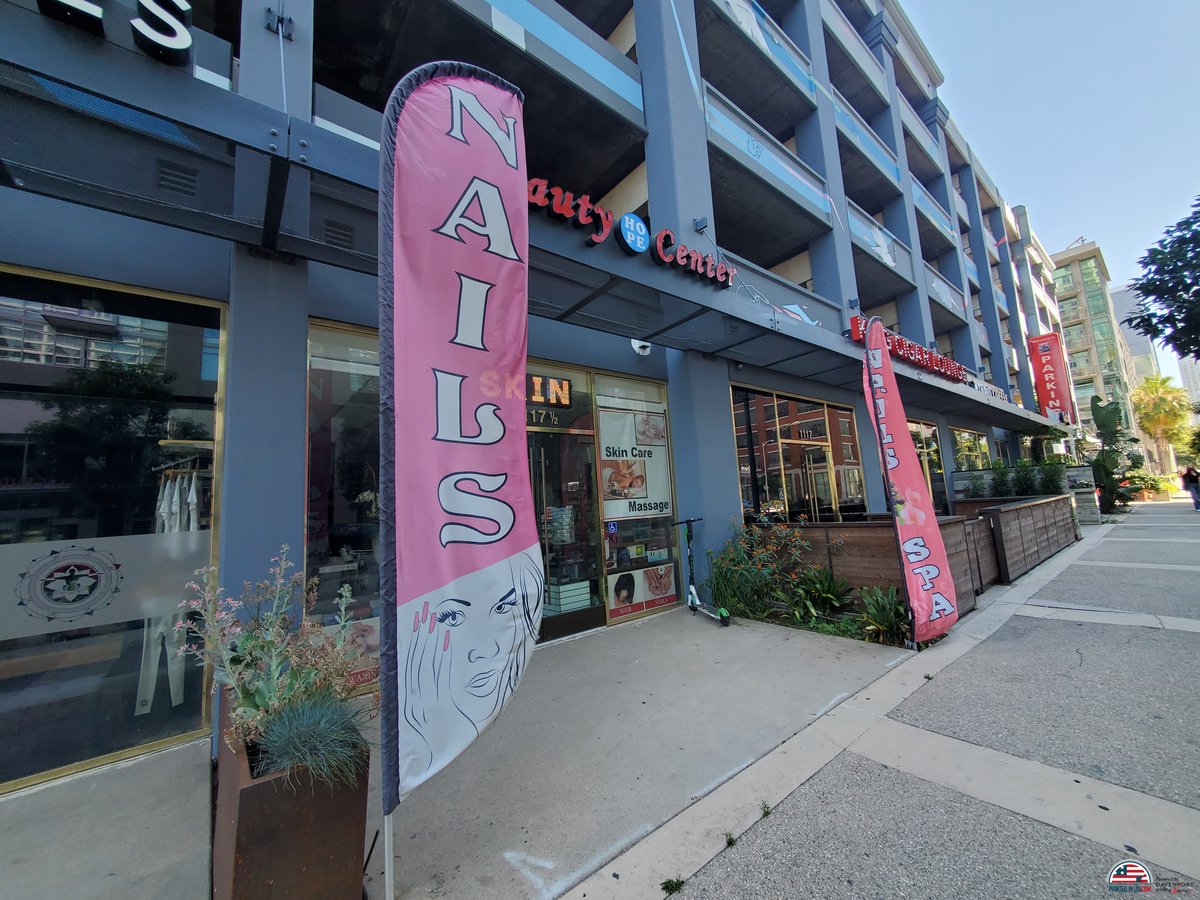 PrintedinUS's tweet image. Rectangle flags offer maximum space to showcase your brand at events!
The larger surface area makes them ideal for impactful advertising. What would your message be?

#AdvertisingFlags

printedinus.com