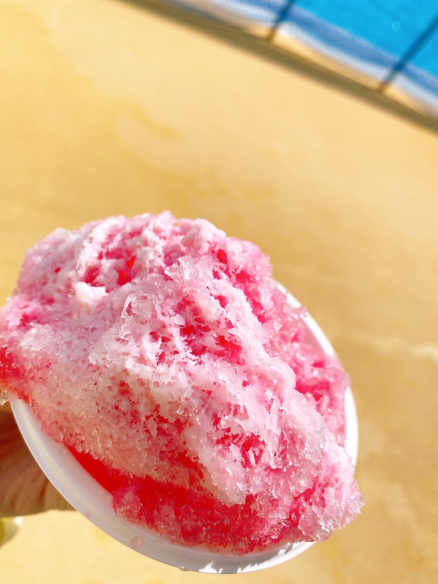 ☆あの日に撮れてた今日のおまけ☆

我慢なんて出来るハズないにゃ🍧(*´∇｀*)

#甘活アンコール
#プールサイドのお店屋さん