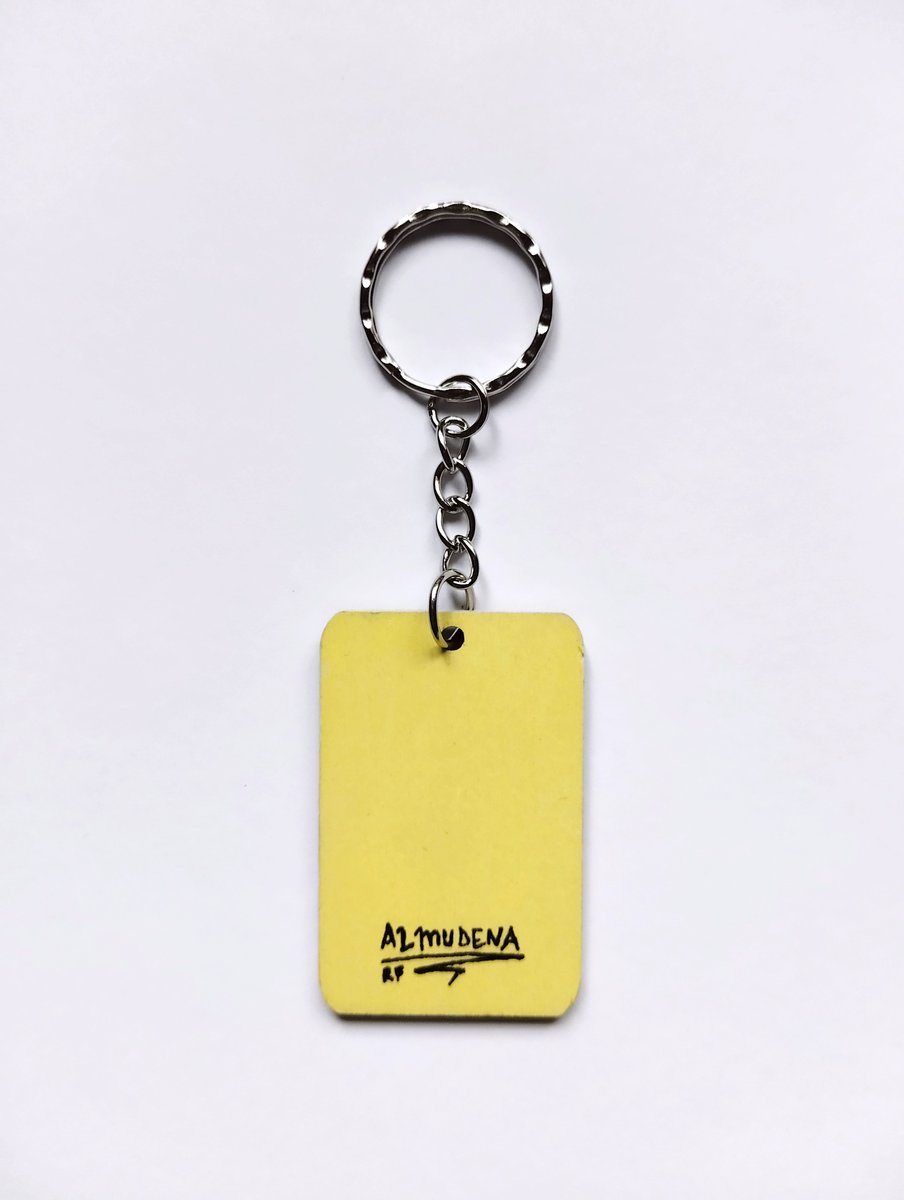 Llavero de madera y pintado a mano con acrílico.

👉 Disponible por 10€ + 2'50 de envío.

Compras por mensaje privado 📩. Y también puedes pedirme tus llaveros personalizados como más te gusten. ¡Elige tú el diseño!