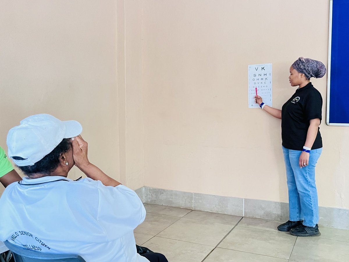 Healthjhb's tweet photo. Chiawelo Community Health Centre hosts a “Senior Citizens Fun Day” for the elderly citizens of Tshiawelo Christ Church in Soweto. Various health services are available for seniors to access. 
#AsibeHealthyGP https://t.co/26TOONlraZ