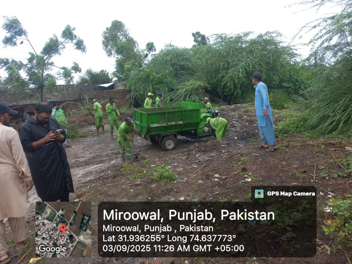 Suthra Punjab teams have moved in following the recession of floodwaters to ensure cleanliness and sanitation in order to minimise the risk of disease outbreak. Sheikhupura.