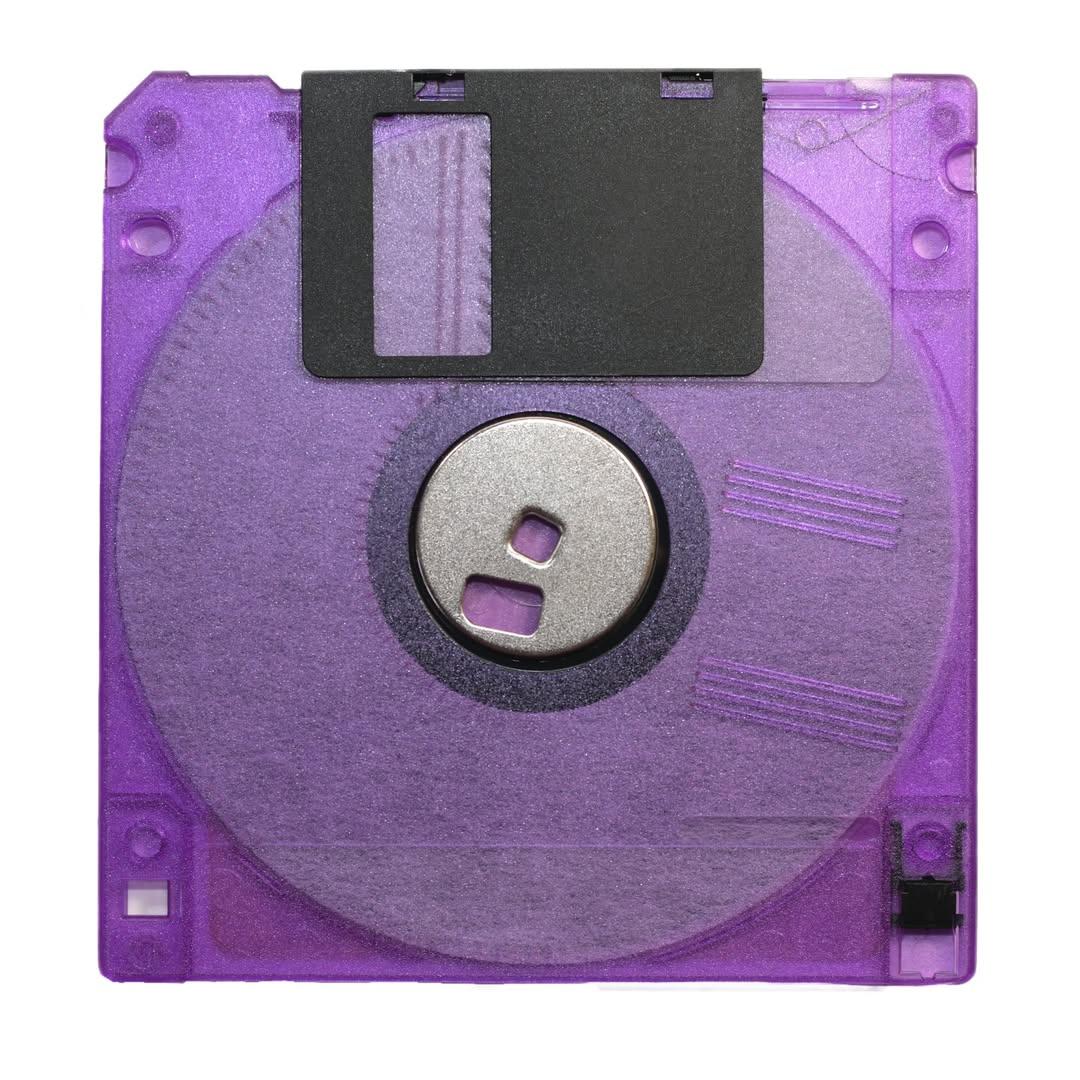 qimification's tweet image. Zaman sekolah rendah dulu ku pernah tapau bapa punya sekaping ku bawa ke skulah semata-mata kan ambil jpeg yang ku lukis pakai Ms Paint. Akhirnya hampa, rupa²nya full sdh dengan document kerja bapa 🤣