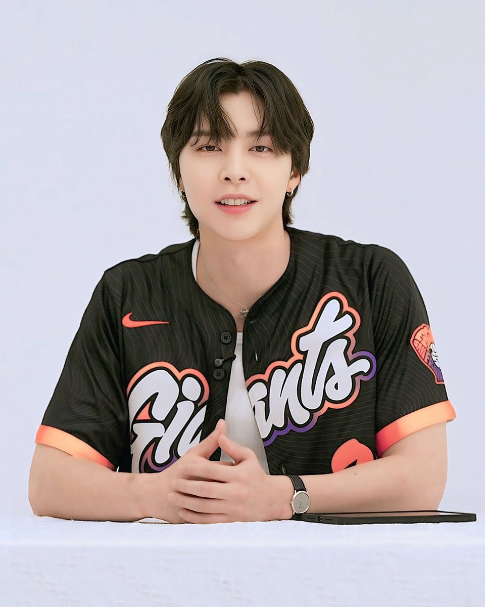 250903 - mlb instagram post update featuring #JOHNNY

MLB officially introduces Johnny as the new MC of their exclusive channel Major League Talk! ✨

🔗 instagram.com/p/DOJBizxDSkI/…

#JOHNNY #쟈니