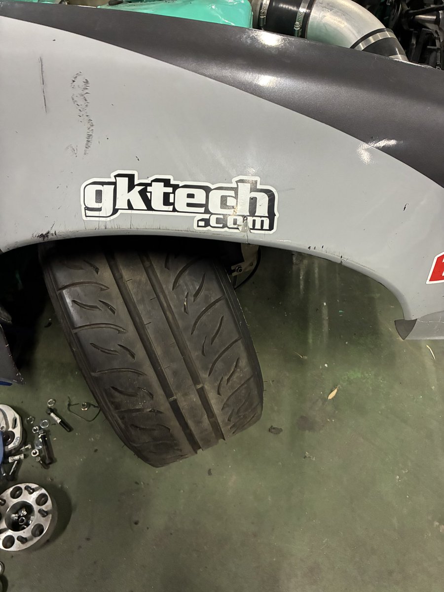 再掲
FDFアングルキット売ります
中古で買ったけど沼にハマりそうなので

S14/S15
片側ロア、テンションロッド予備付き
純正ハブ純正キャリパーで使えます
何個かボルト、ナット欠品あり
ホームセンターで揃えれるようなものです

15万　発送可

詳細、値段の相談はDMください