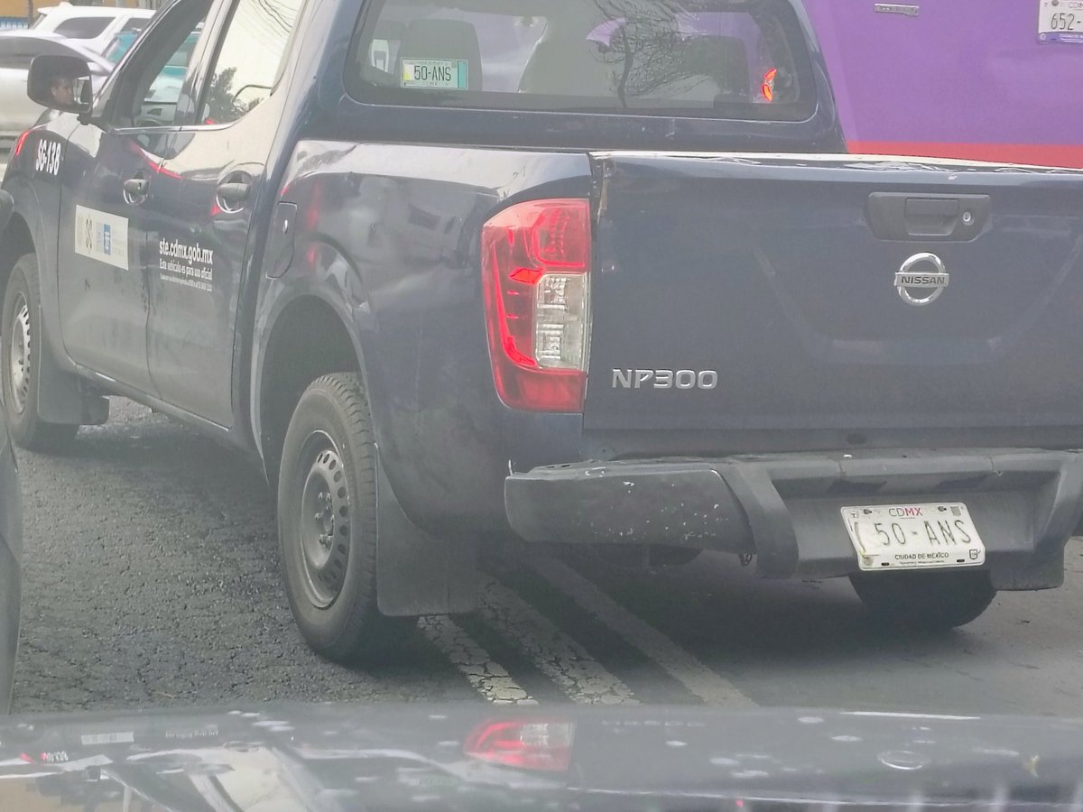 jusito243's tweet photo. @LaSEMOVI @STECDMX @UCS_GCDMX @PabloVazC @ClaraBrugadaM @telediario @c4jimenez por qué a ellos no les dicen nada y pueden andar impunemente con parte de la matrícula tapada esto sucedió hoy a las 7:25am en calzada Miramontes esquina avenida taxqueña https://t.co/8DIb87fsIB