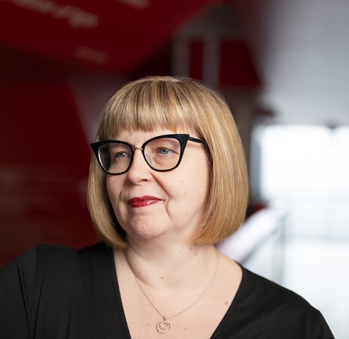 CheshireEast's tweet image. "It's an opportunity for businesses to influence those decisions - to make sure that investment makes a difference to our customers and our workforce."
Annabel Turpin, @StoryhouseLive Chief Executive, explains why she supports #devolution: cheshireandwarringtondevolution.com/news/annabel-t…