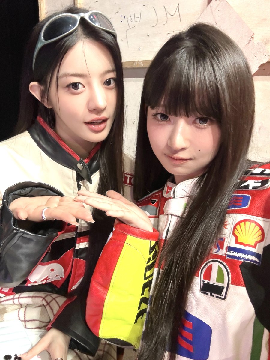 Kimreifan's tweet photo. ㄷㅂ..
레이가
「민주랑 찍은 셀카🐤♡」
라고 하며 보냈다.. https://t.co/zONToR5Xov