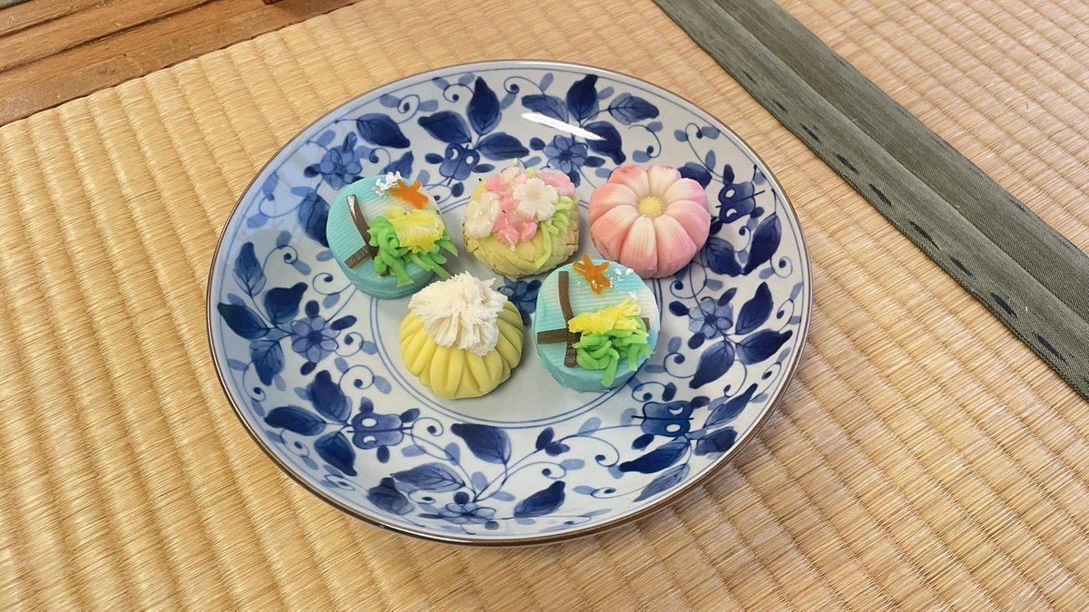 Aoyama_TC's tweet photo. 本日はこちらのお菓子をいただきました！ https://t.co/acMytNqrq6